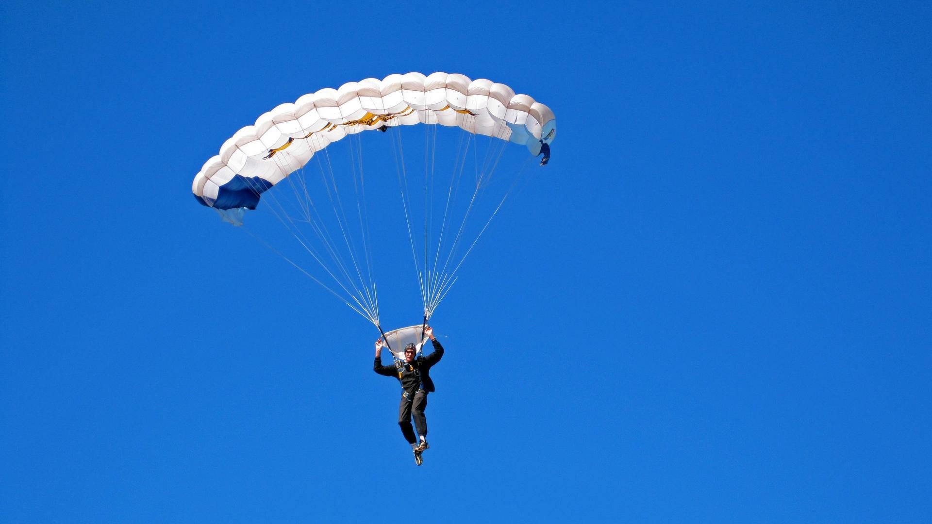 全国家庭三代同堂运动会 祖孙三代同队参赛温情满满