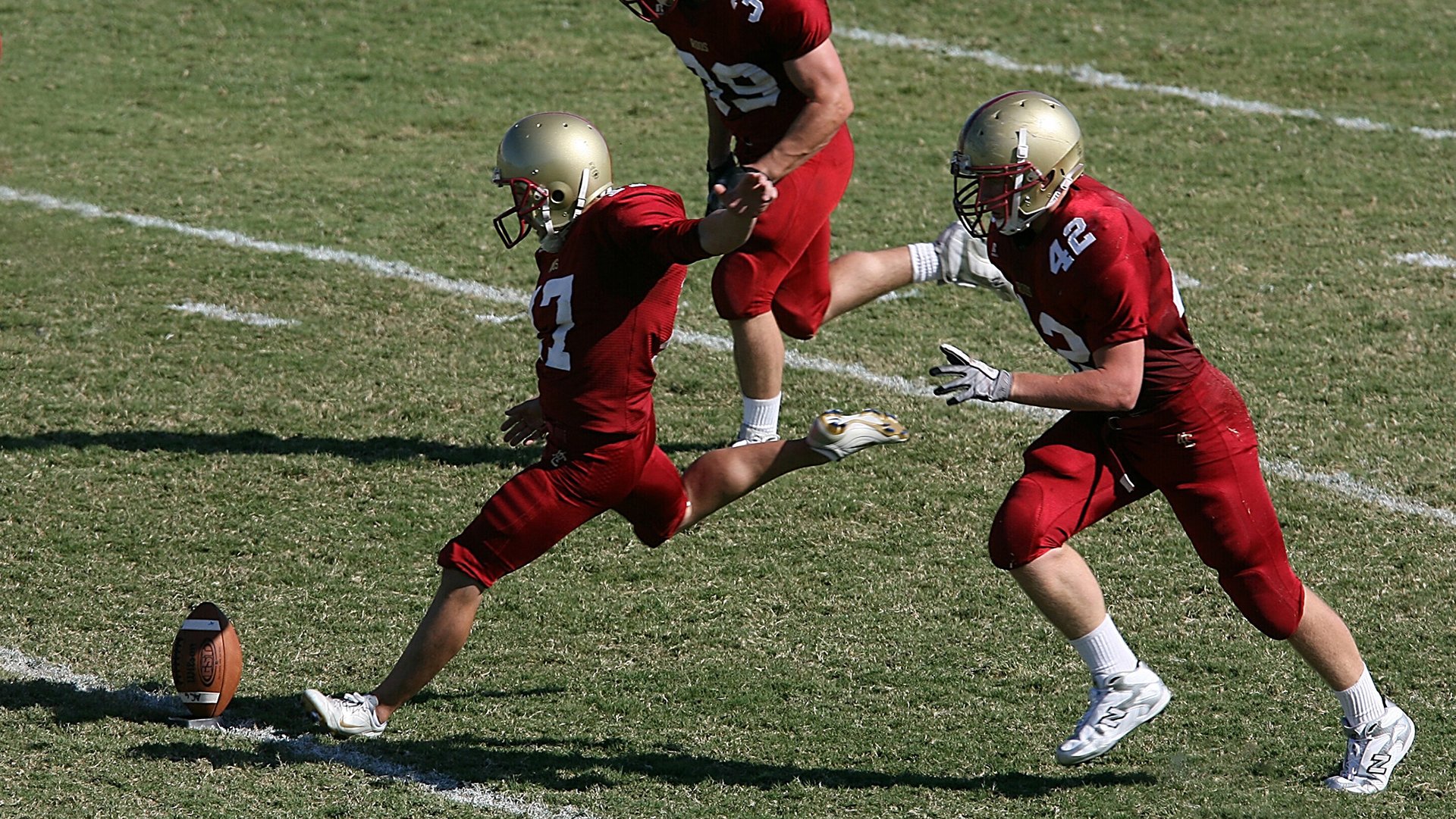英超多队争夺关键三分